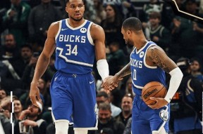 关于反败为胜首场状态出色，热火观众沸腾！，字母哥重返赛场上演精彩一战的信息